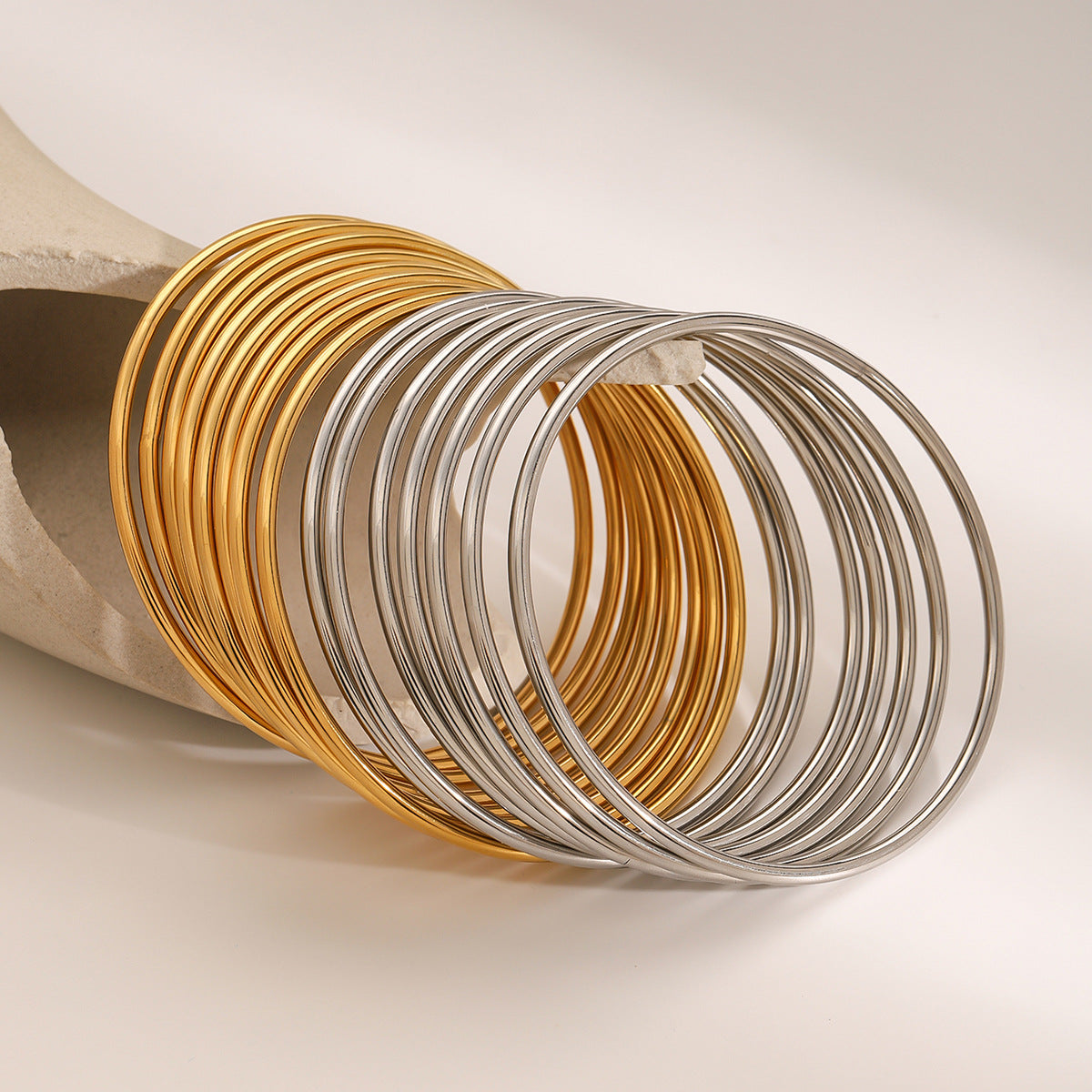 Shannon™ — Goudkleurige Armbanden Set