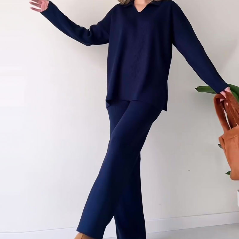 Amalia™ — Elegant Set met V-hals en Side Split